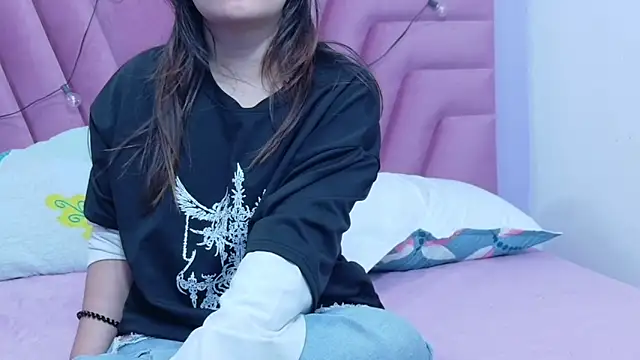 hornybarelylegalgirl online show from 03.25.26