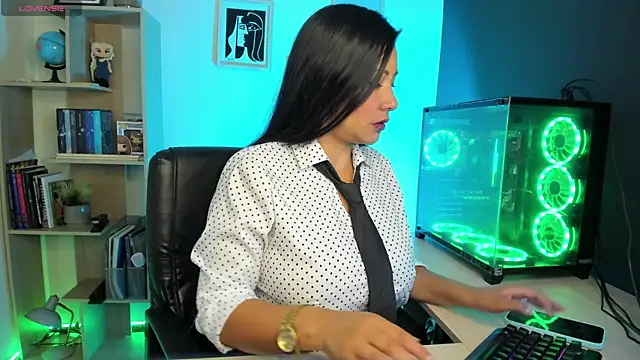 Sue Wolls online show from 01.12.25