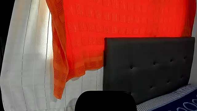 Snapshot of angela_nix chatting on 09.30.25 angela nix online show from 09.30.25