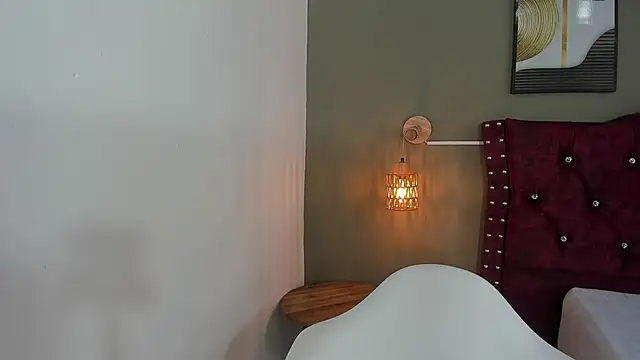 Snapshot of angela_nix chatting on 12.16.25 angela nix online show from 12.16.25