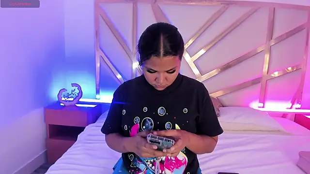 Carolina Evanss online show from 10.17.25