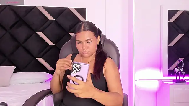 Snapshot of Carolina_Evanss chatting on 05.02.26 Carolina Evanss online show from 05.02.26