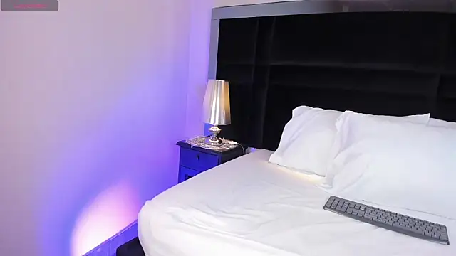 MelodyRey  online show from 10.31.25