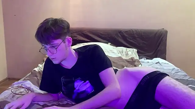 cutie guys online show from 01.18.25