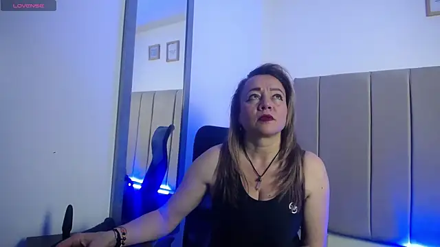 Lupiita223 online show from 03.15.25