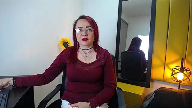 Lupiita223 online show from 11.29.25