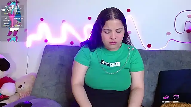 Snapshot of sophia_cute1_1 chatting on 09.10.25 sophia cute1 1 online show from 09.10.25