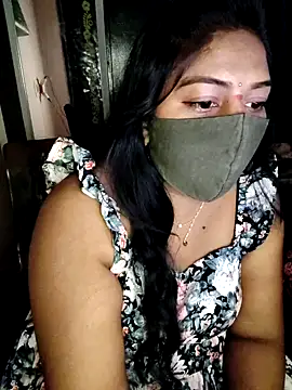 Snapshot of RomeoJuliet345 chatting on 11.26.25 RomeoJuliet345 online show from 11.26.25