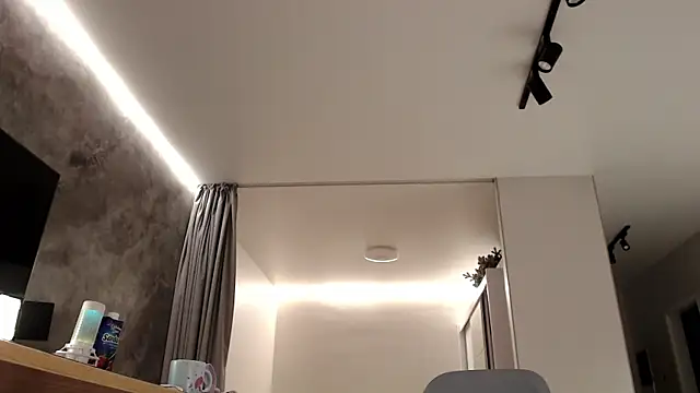 Snapshot of KissMyVibe chatting on 12.14.24 KissMyVibe online show from 12.14.24