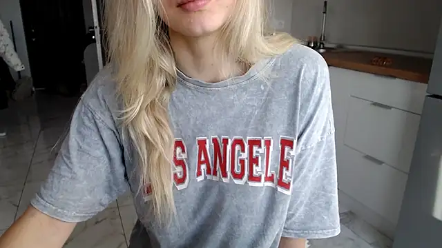 Snapshot of KissMyVibe chatting on 01.08.25 KissMyVibe online show from 01.08.25