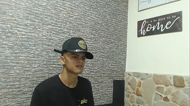 Snapshot of Billy_zander chatting on 01.08.25 Billy zander online show from 01.08.25