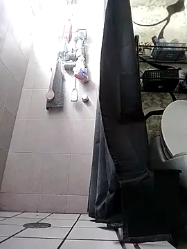 Snapshot of Alee3xxx chatting on 10.10.25 Alee3xxx online show from 10.10.25