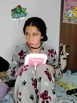 Snapshot of Queenjenn__ chatting on 05.17.26 Queenjenn online show from 05.17.26