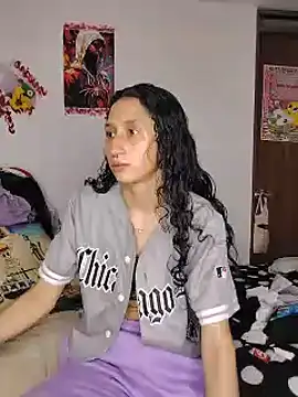 Snapshot of Queenjenn__ chatting on 05.29.26 Queenjenn online show from 05.29.26