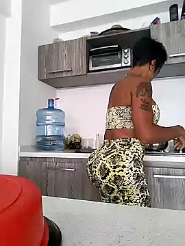 Snapshot of Alison_fitness chatting on 01.25.25 Alison fitness online show from 01.25.25