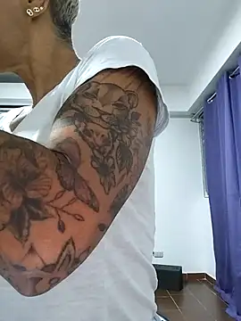 Snapshot of Alison_fitness chatting on 02.20.26 Alison fitness online show from 02.20.26