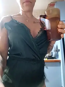 Snapshot of Alison_fitness chatting on 03.24.26 Alison fitness online show from 03.24.26