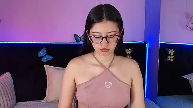 Anastasia Whitee online show from 04.26.26
