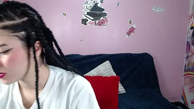 Kate Laurence  online show from 12.24.24