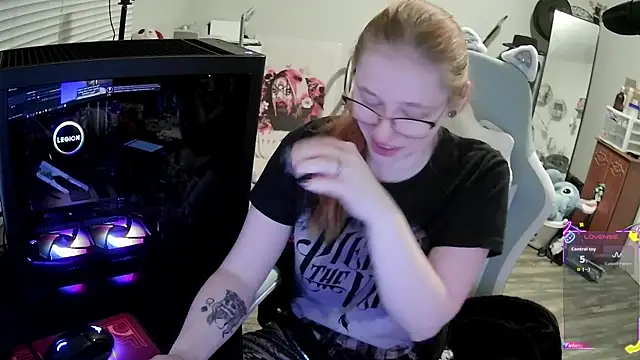 LilyFoxxx online show from 11.29.25