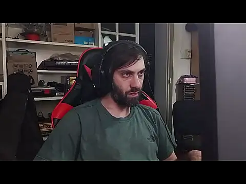 Snapshot of johnwood88 chatting on 12.04.25 johnwood88 online show from 12.04.25