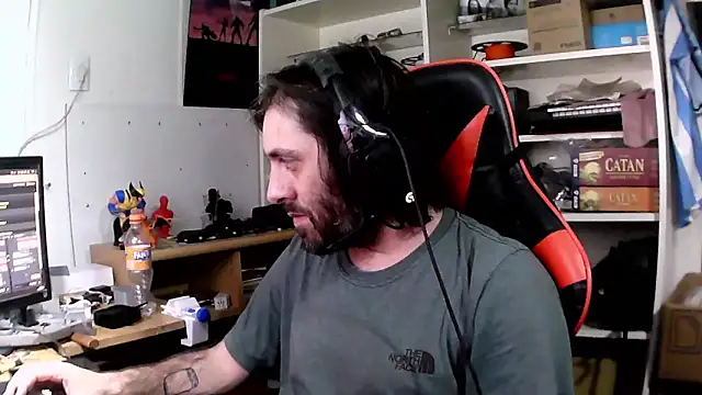 Snapshot of johnwood88 chatting on 12.05.25 johnwood88 online show from 12.05.25