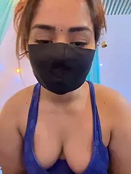 Snapshot of Black_Glow chatting on 12.18.24 Black Glow online show from 12.18.24