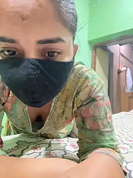 Snapshot of Black_Glow chatting on 01.15.25 Black Glow online show from 01.15.25