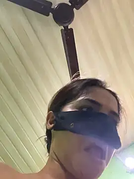 Snapshot of Black_Glow chatting on 01.29.25 Black Glow online show from 01.29.25