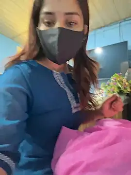 Snapshot of Black_Glow chatting on 02.08.25 Black Glow online show from 02.08.25