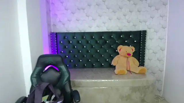 Sofi hot 4m online show from 12.04.25