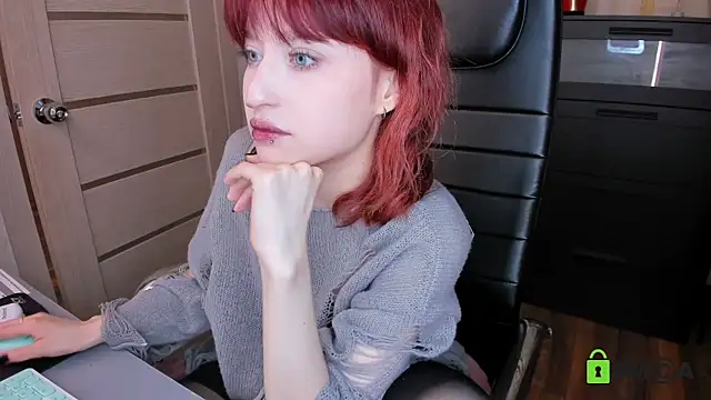 Snapshot of ElizaNik_ chatting on 05.16.26 ElizaNik online show from 05.16.26
