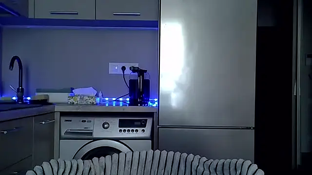 Lucky Anna online show from 04.17.26