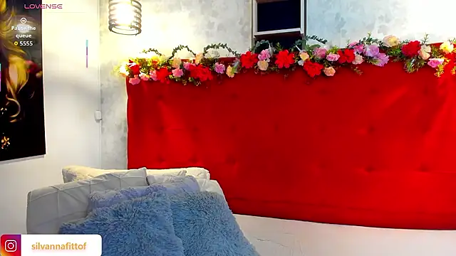 Snapshot of SilvannaFit chatting on 01.16.26 SilvannaFit online show from 01.16.26