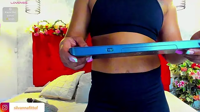 Snapshot of SilvannaFit chatting on 02.04.26 SilvannaFit online show from 02.04.26