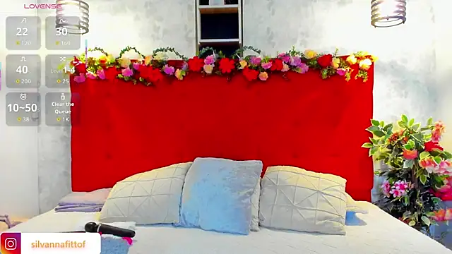 Snapshot of SilvannaFit chatting on 02.10.26 SilvannaFit online show from 02.10.26