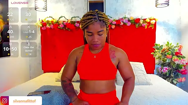 Snapshot of SilvannaFit chatting on 02.18.26 SilvannaFit online show from 02.18.26
