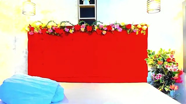 Snapshot of SilvannaFit chatting on 03.26.26 SilvannaFit online show from 03.26.26