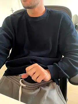 taallguyy 196 online show from 10.16.25