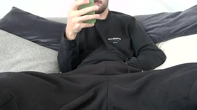 taallguyy 196 online show from 10.26.25