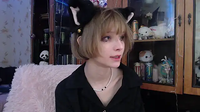 cloudgirrl online show from 02.21.25