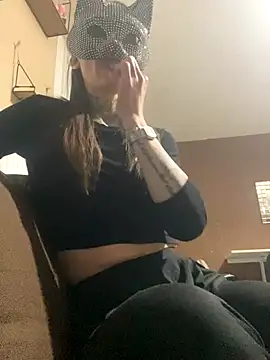 liloucamchaudee online show from 11.21.25