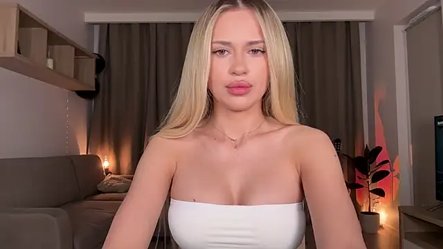 Snapshot of Julia_RL chatting on 09.16.25 Julia RL online show from 09.16.25