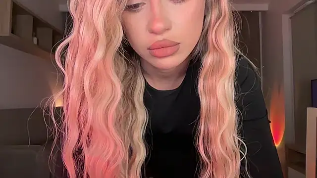 Snapshot of Julia_RL chatting on 10.15.25 Julia RL online show from 10.15.25