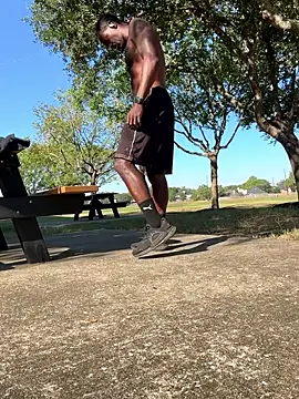 Melaneighted online show from 10.11.25