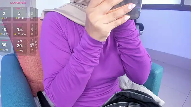 Snapshot of saray_halam chatting on 10.23.25 saray halam online show from 10.23.25