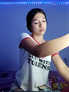 Aaliyah Salma online show from 03.11.25