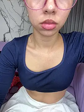 Snapshot of Aaliyah_Salma chatting on 04.27.26 Aaliyah Salma online show from 04.27.26