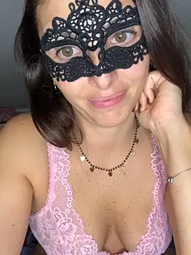 Snapshot of LeMagique- chatting on 09.28.25 LeMagique- online show from 09.28.25