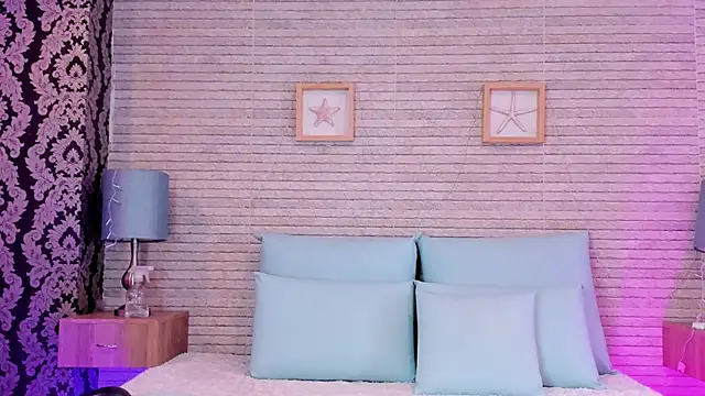 Snapshot of Catalinna_Thompson chatting on 12.29.24 Catalinna Thompson online show from 12.29.24